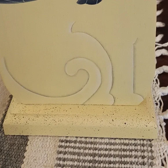 Cute hand painted wood cat - Picture 2 of 3